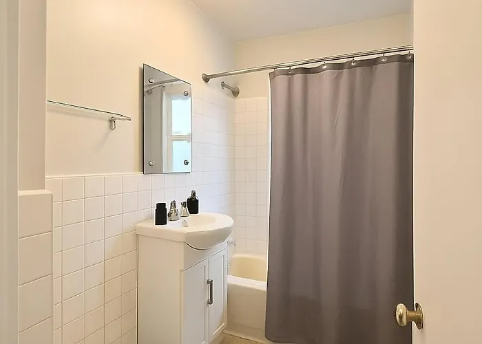 1br Gold Coast Vintage Gem - Sp 1700